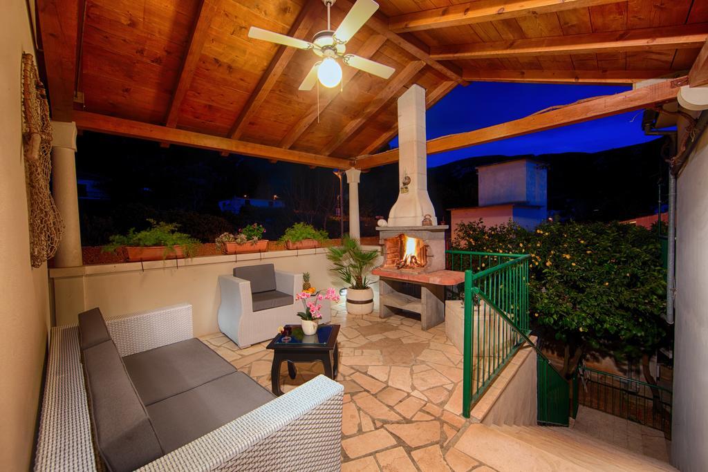 Villa Kamenica Komiža Rom bilde