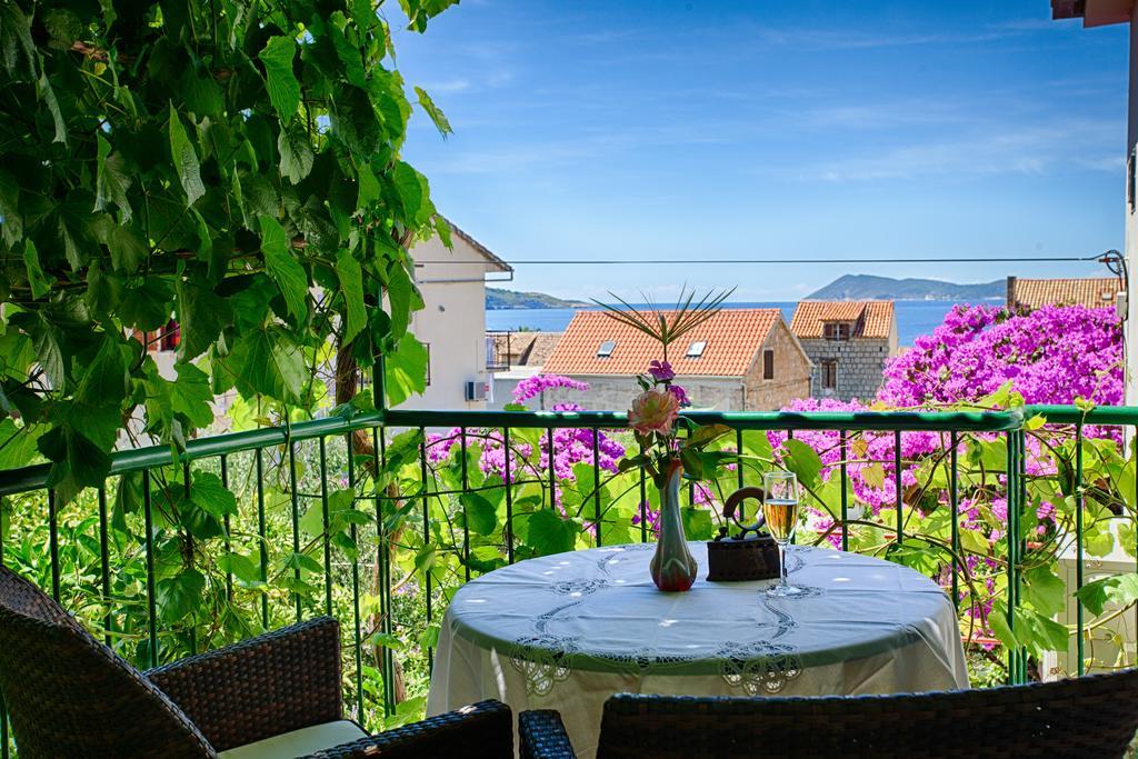 Villa Kamenica Komiža Rom bilde