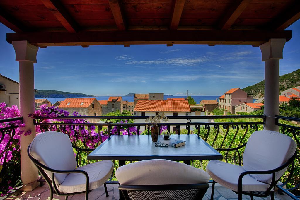 Villa Kamenica Komiža Rom bilde